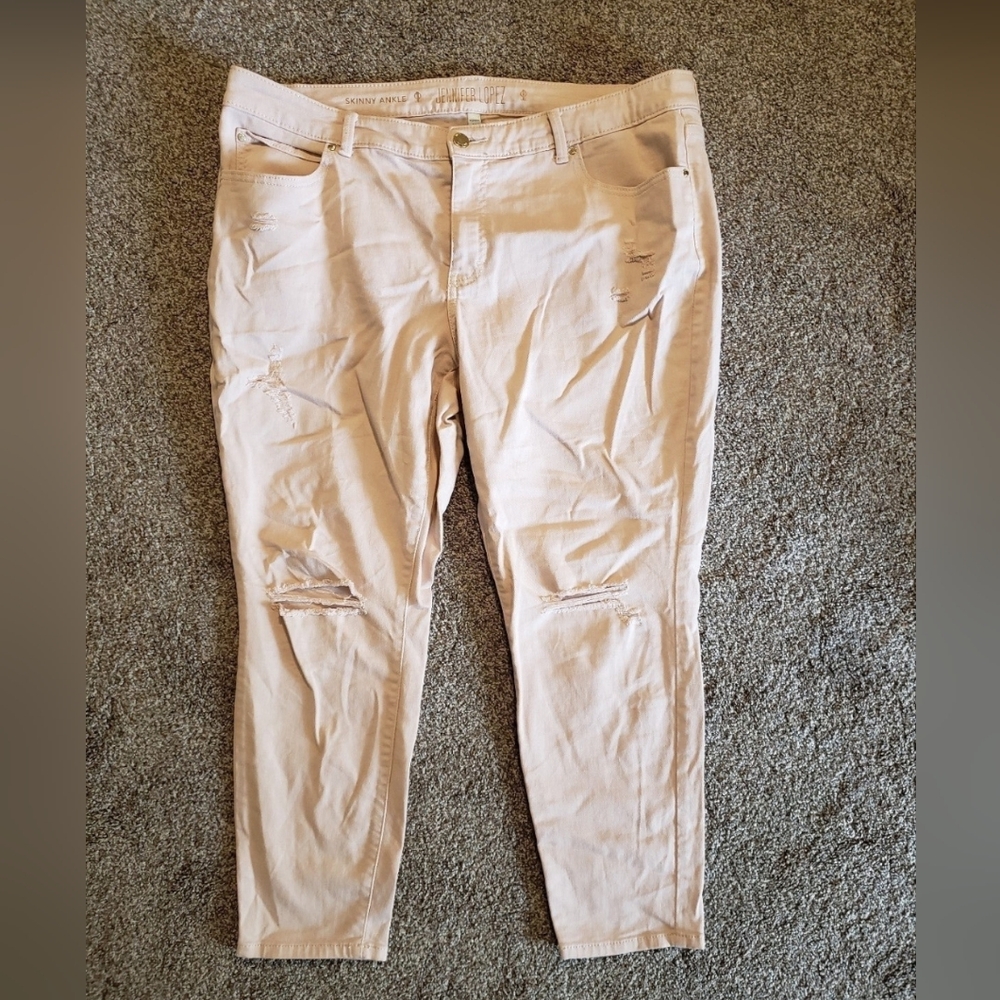 Jennifer Lopez stretchy pink distressed denim jeans size 16 in great condition